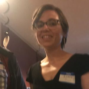 Meet your Posher, Leslie